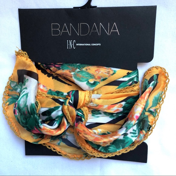 NWT INC Macy's Bandana Scarf Rose Floral LOVE - Picture 3 of 4